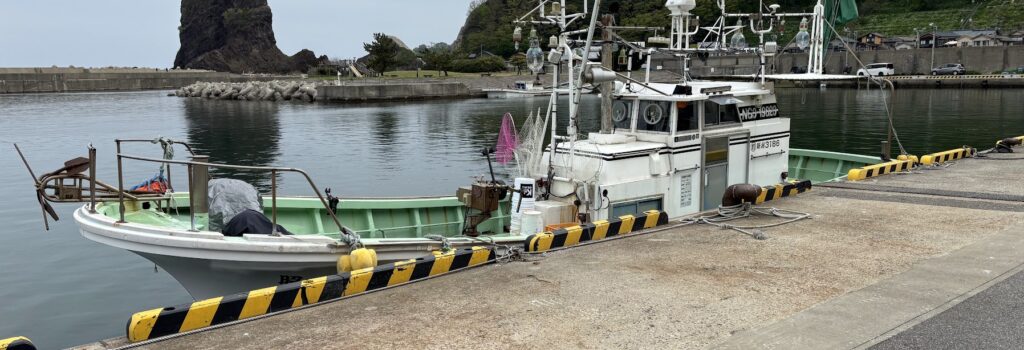 新潟県村上市寝屋港昭和丸