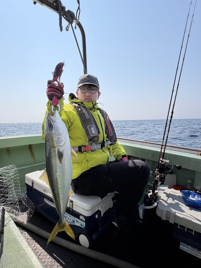 子供が連続で魚を釣る