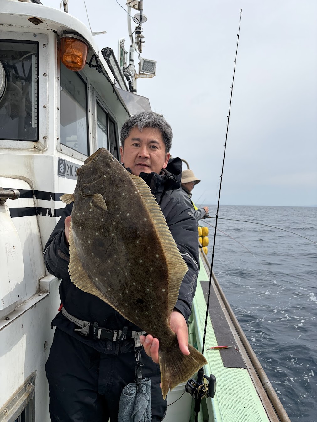 平目の釣果を上げたベテラン釣り人