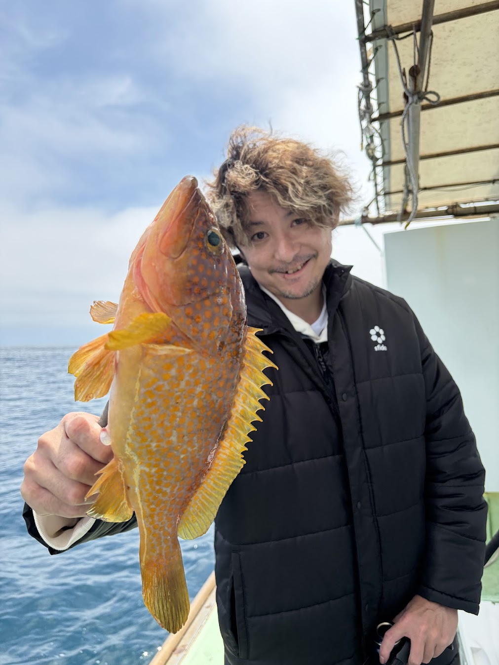良型のキジハタが釣れる