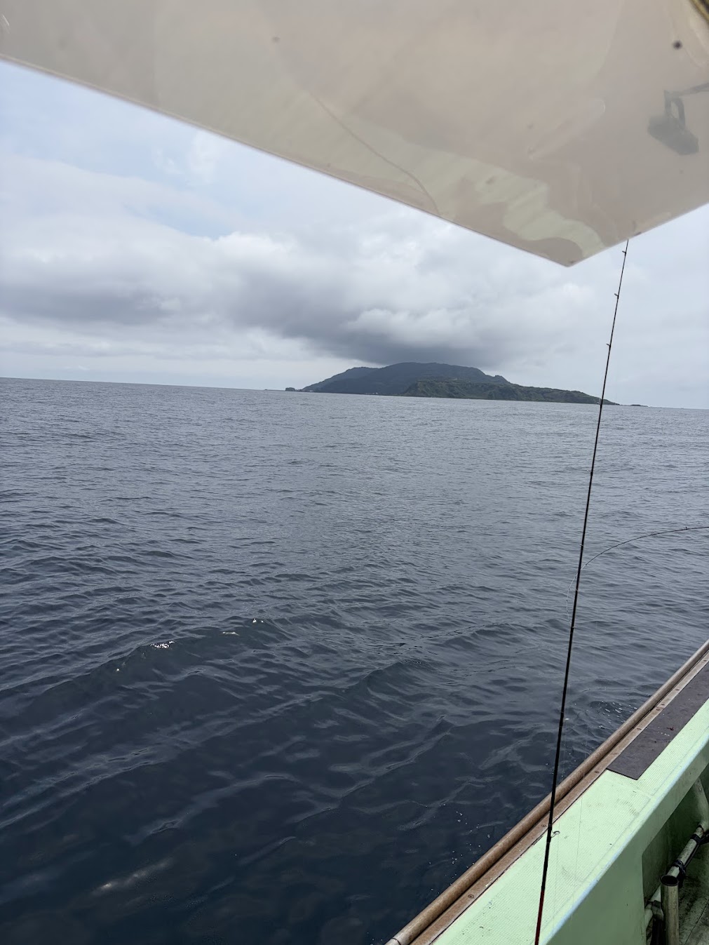 初夏の粟島の景色